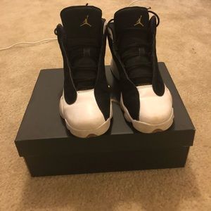 Jordan 13s mid condition Black with white boys 7
